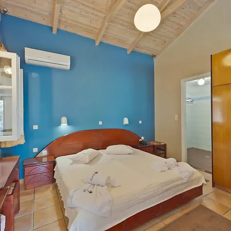 Rouda Bay 3* Mikros Gialos